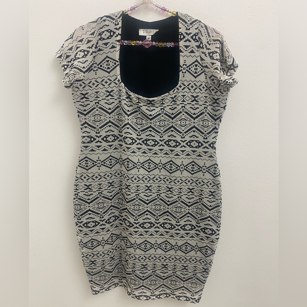 mesh mini dress with square neck and short sleeves, black and white with lining